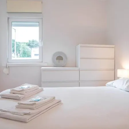 Peaceful And Serene 3 Bedroom In Apartment Lisbon